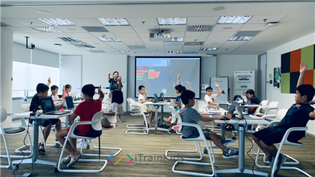 Techmart Chuyển đổi số trong quản lý, đào tạo chuyên ngành Giáo dục: Tăng khả năng tư duy sáng tạo khi lập trình cùng iTrainKids